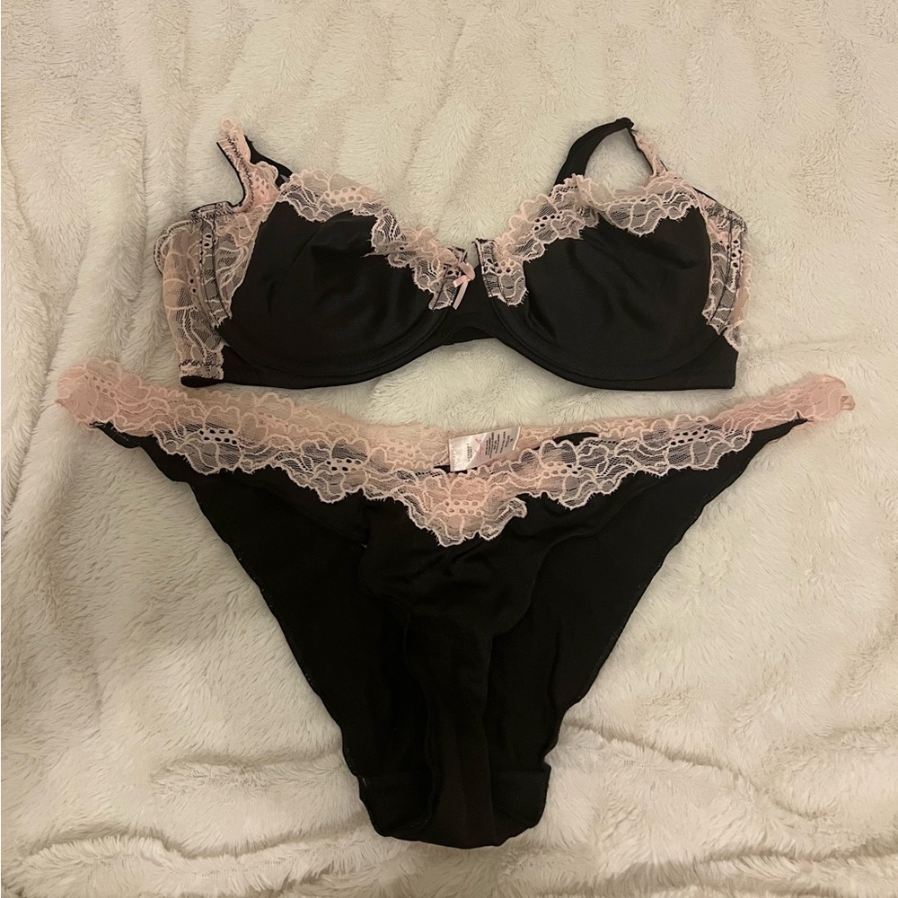 Victoria’s Secret Elegant Black and Pink Lace Lingerie Set